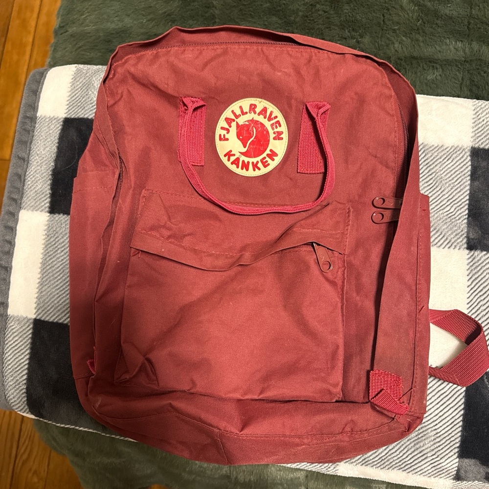 Fjallraven Kånken Deep Red Backpack